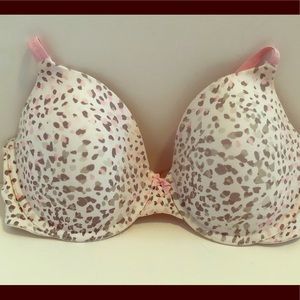 Victoria’s Secret leopard print bra